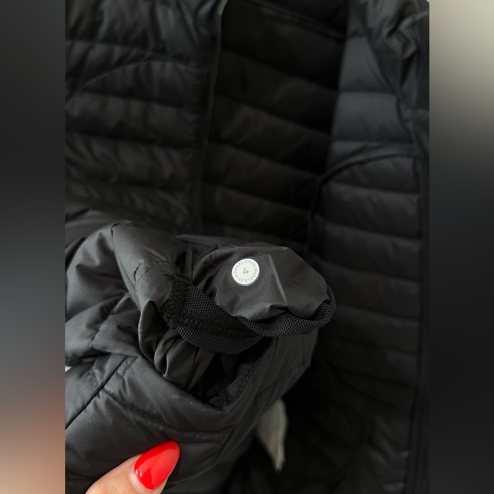 LULULEMON RUN VEST - Picture 2 of 3